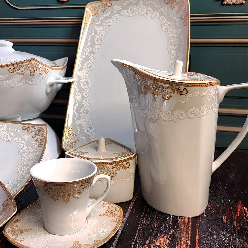 سرویس غذاخوری 12 نفره 105 پارچه چینی پردیس کاشان قالب پاریس طرح دلوین طللایی کد 479B