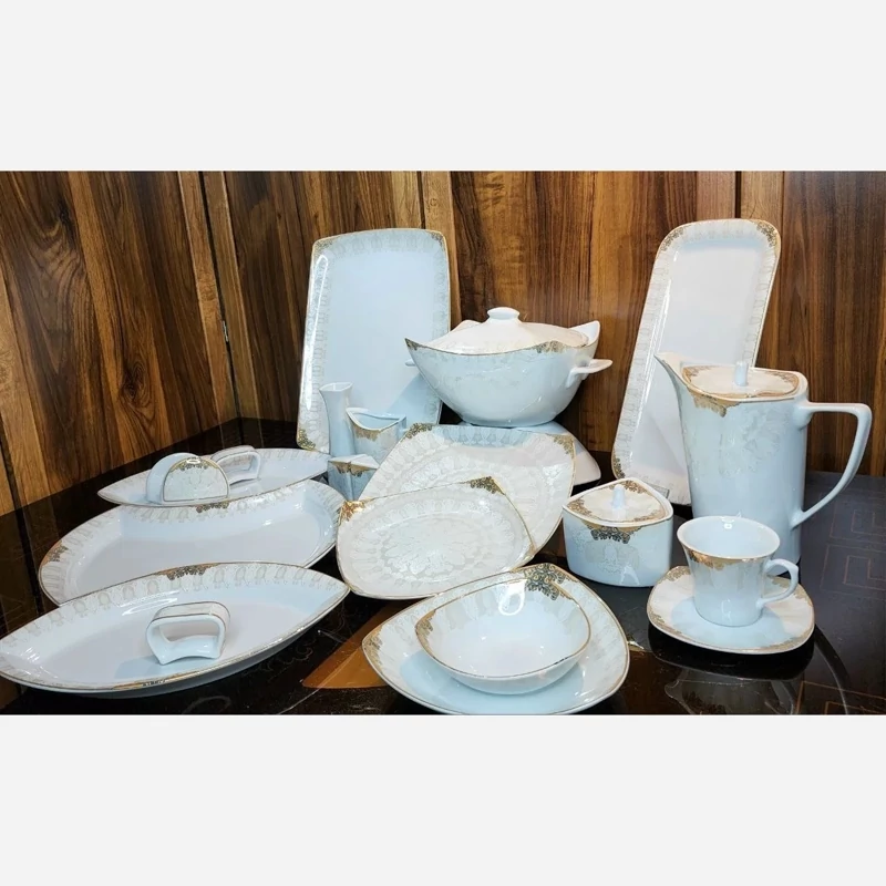سرویس غذاخوری 12 نفره 105B پارچه چینی پردیس کاشان طرح منچستر 2041 طلایی