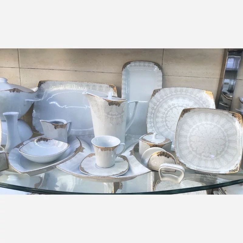 سرویس غذاخوری 12 نفره 105B پارچه چینی پردیس کاشان طرح منچستر 2041 طلایی