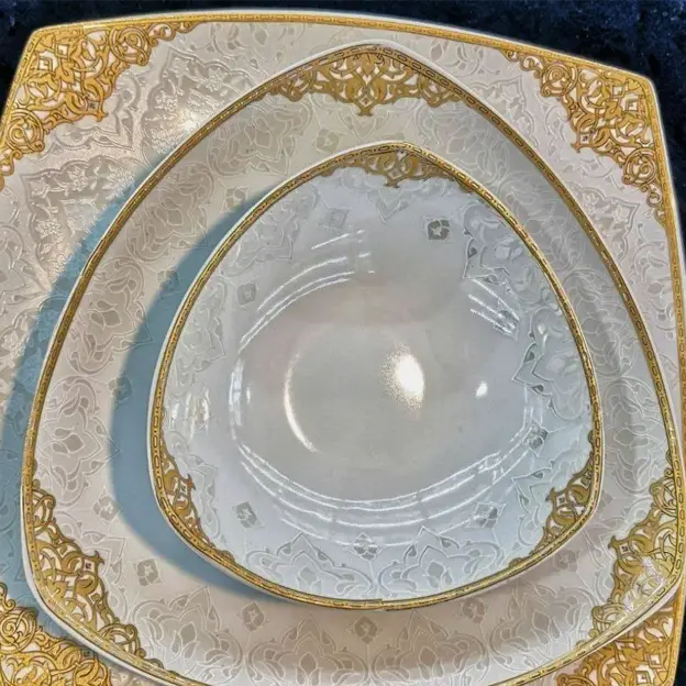 سرویس غذاخوری 12 نفره 105 پارچه بوگاتی طلایی کد 484B